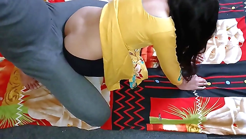 Indian soteli ma ki kamar dard in red dress and lingerie