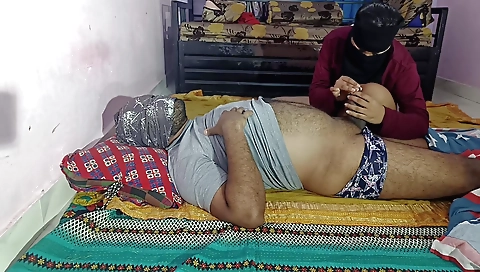 Handjob with a lady and a hawdari in a 60 fps video