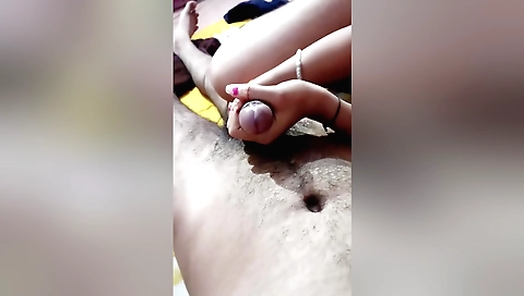 Hot homemade handjob video with maina ka pyara khilona