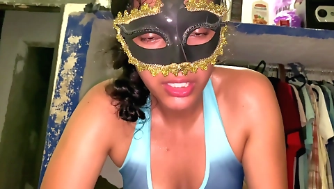 Indian girl gets her face on my cuchillo in a homemade vid