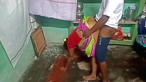 Amateur brunette with natural skin and a nice pussy