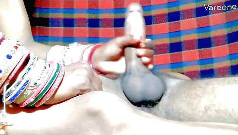 Indian amateur wife is getting her shaved pussy fucked