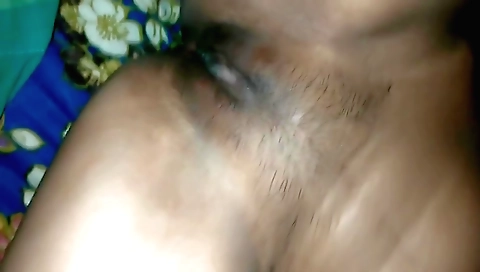 Indian babe in a kinky video with a hairy pussy bangs