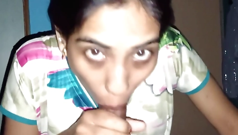 Indian girl fucks and gets a blowjob in porn video