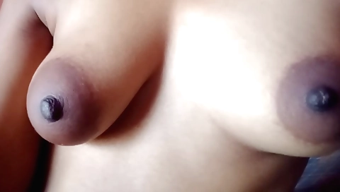 Indian housewife with hairy pussy fucks herself in solo