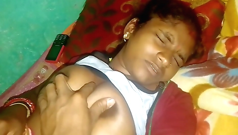 Amateur brunette teen finger fucked with her boyfriend