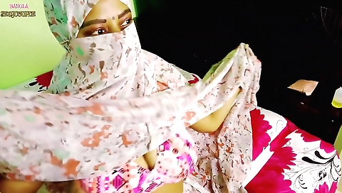 Indian brunette sucking a big cock in a tight fuck