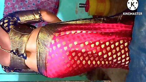 Sexy indian brunette shows her sexy body in solo video