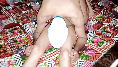 Indian amateur milf gets her lover's dick in her pussy