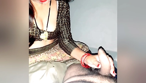 Indian brunette gets her pussy and ass fucked in amateur vid