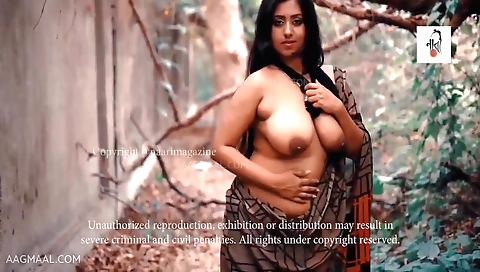 Indian amateur solo female video with big tits and ice