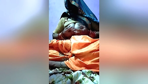 Indian Bhabhi Fucked Herself Because Her Husband Is Not Here Home