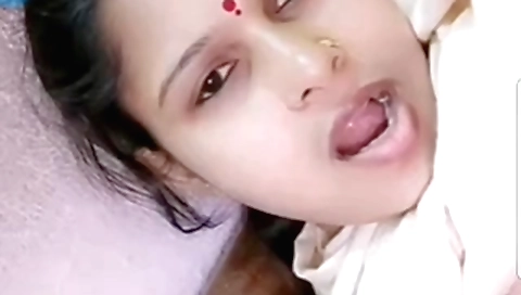 I fuck my big booty and a huge cock in amateur solo video