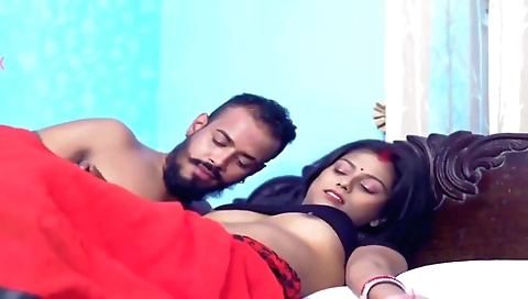 Indian brunette with a big ass gets fucked in lockdown