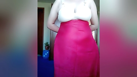 Indian amateur whore sucks and cums during solo vid