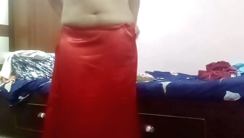 Indian babe shows off her big natural boobs and pussy