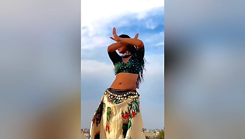 Slutty brunette girl enjoys playing with her fingers