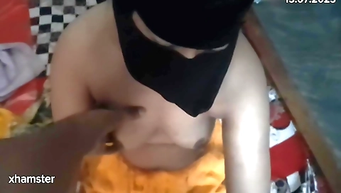 Indian chick shows her tits in a naughty porn scene