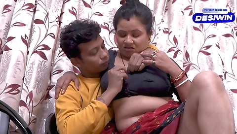 Bhabi loves to cum in her cunny and she does it well