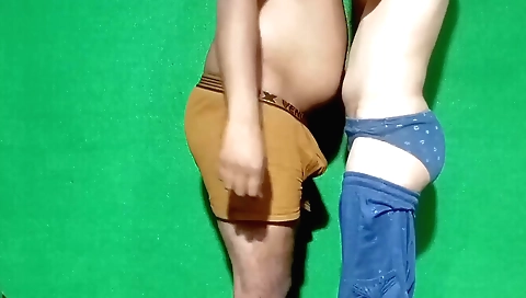 Indian amateur porn 18+ video show a couple in the jungle