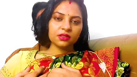 Indian guy penetrates a milf in a beautiful amateur movie