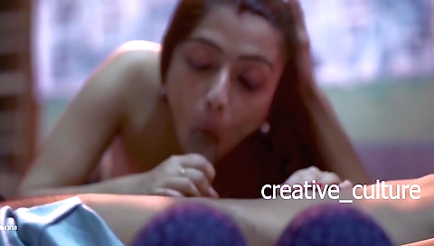 Sexy brunette with a sexy smile is a hot indian milf