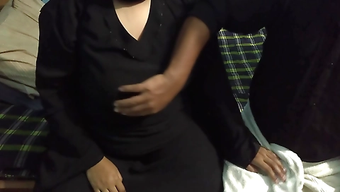 Indian chubby girl makes you jealous in her webcam vid