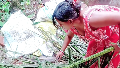 Solo brunette girl with a nice body enjoys the sun and a dick