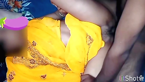 Indian girl in sexy costume gets fucked in porn video