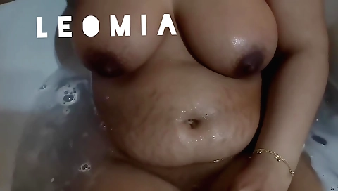 Indian bhabhi gets fucked in her tight pussy in the camera