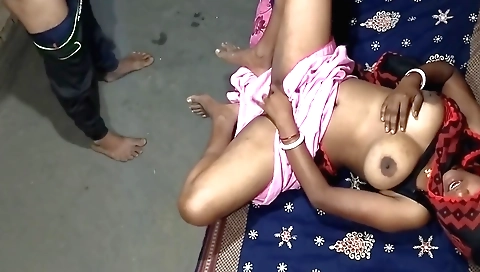 Indian amateur is fucking with a big cock in a pussy