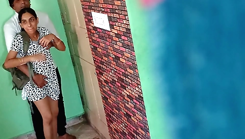 Indian brunette fucked by her boyfriend in hot video