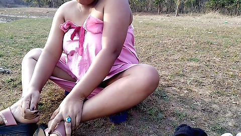 Bhabhi girl shows her big boobs and tits in forest