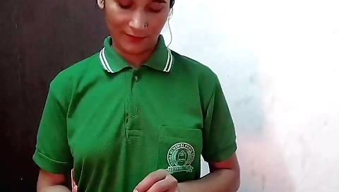 Indian solo video shows a girl having fun with herself