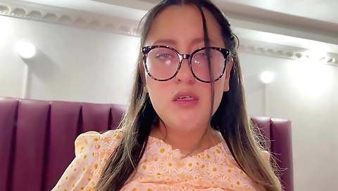 Indian brunette getting her pussy pounded and fucked