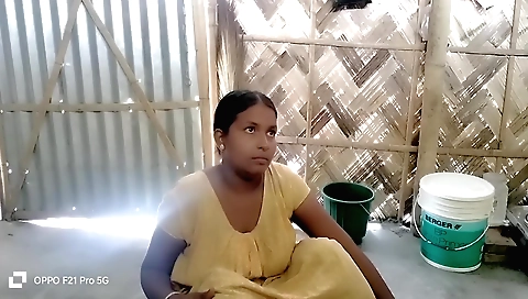 Amateur brunette is getting penetrated in her bedroom