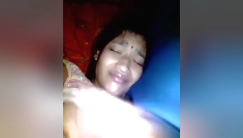 Hot brunette bedshare with a great homemade sex service