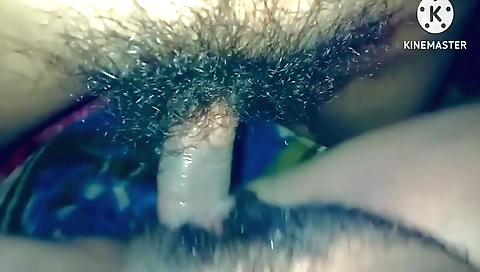 Indian girl fucked in amateur sex video with a dick