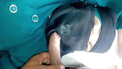 Indian girl with natural skin enjoys a hot blowjob in pov