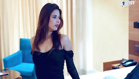 Indian wife seduces her husband in amateur porn video