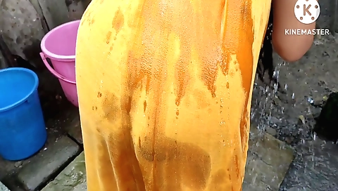 Indian chick enjoys herself and loves naked outdoors