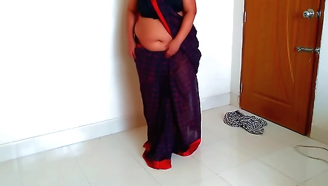 Amateur milf dances with her stepson in party in hd