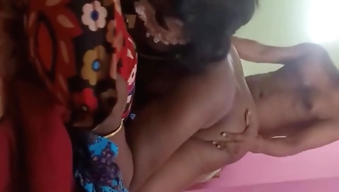 Brunette babe in lingerie and a big booty in homemade video