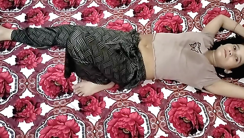 Cute Ka Uniform Utaar Kar Teacher Ne Jabar Dasti Pela